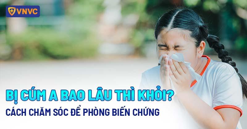 Em bé vui vẻ, khỏe mạnh sau khi được chăm sóc đúng cách, biểu tượng cho sự phục hồi nhanh chóng